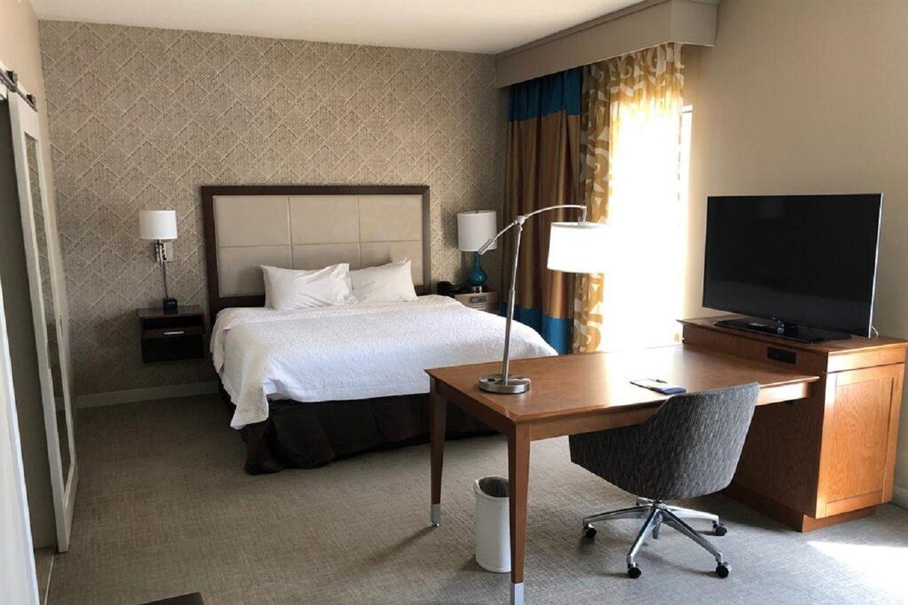 Hampton Inn & Suites By Hilton Tampa Busch Gardens Area Εξωτερικό φωτογραφία