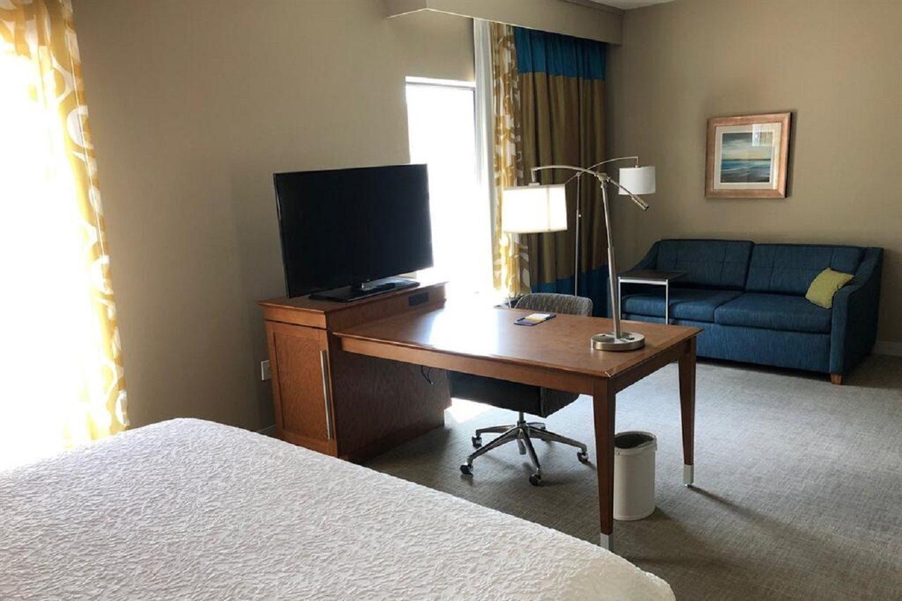 Hampton Inn & Suites By Hilton Tampa Busch Gardens Area Εξωτερικό φωτογραφία