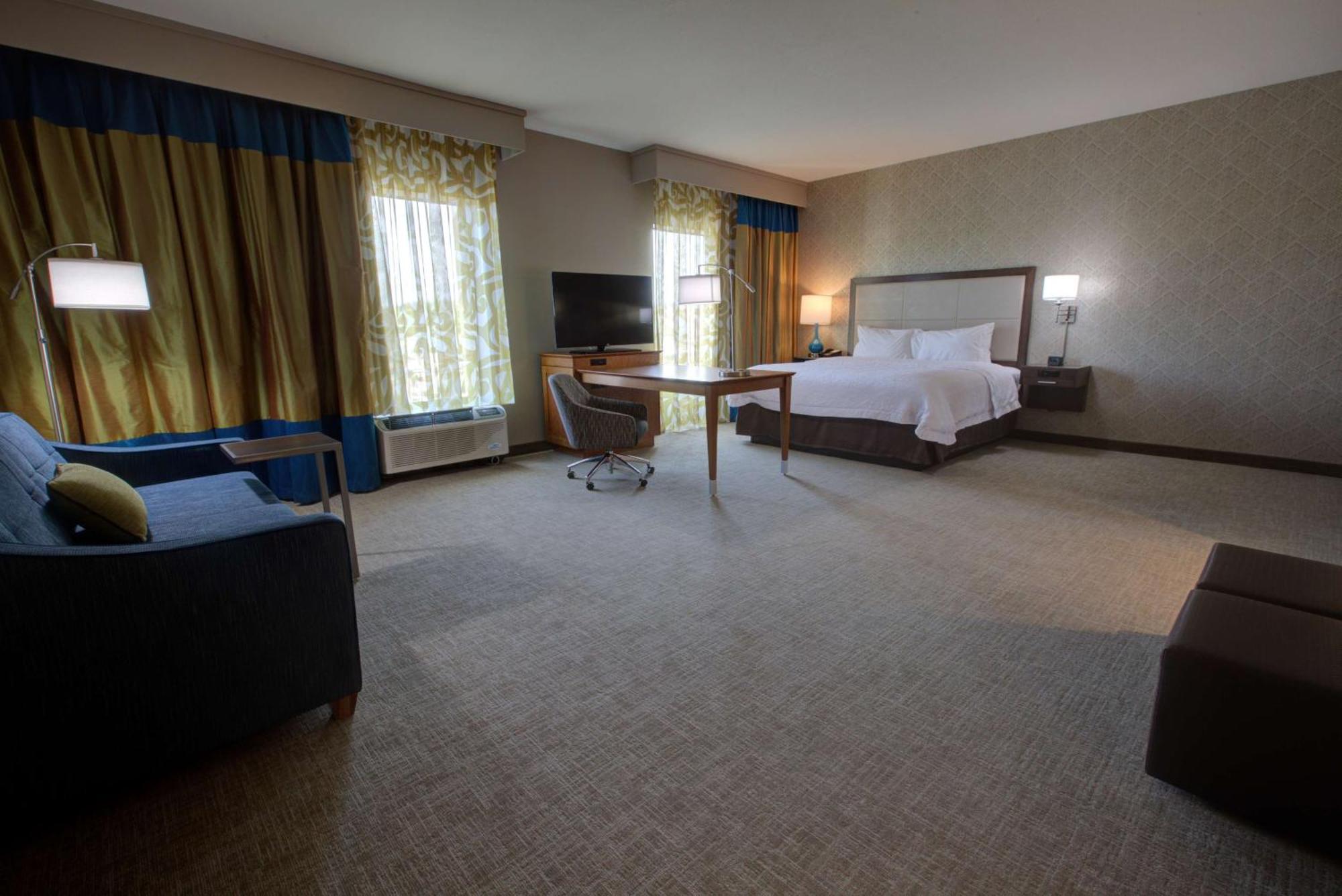 Hampton Inn & Suites By Hilton Tampa Busch Gardens Area Εξωτερικό φωτογραφία