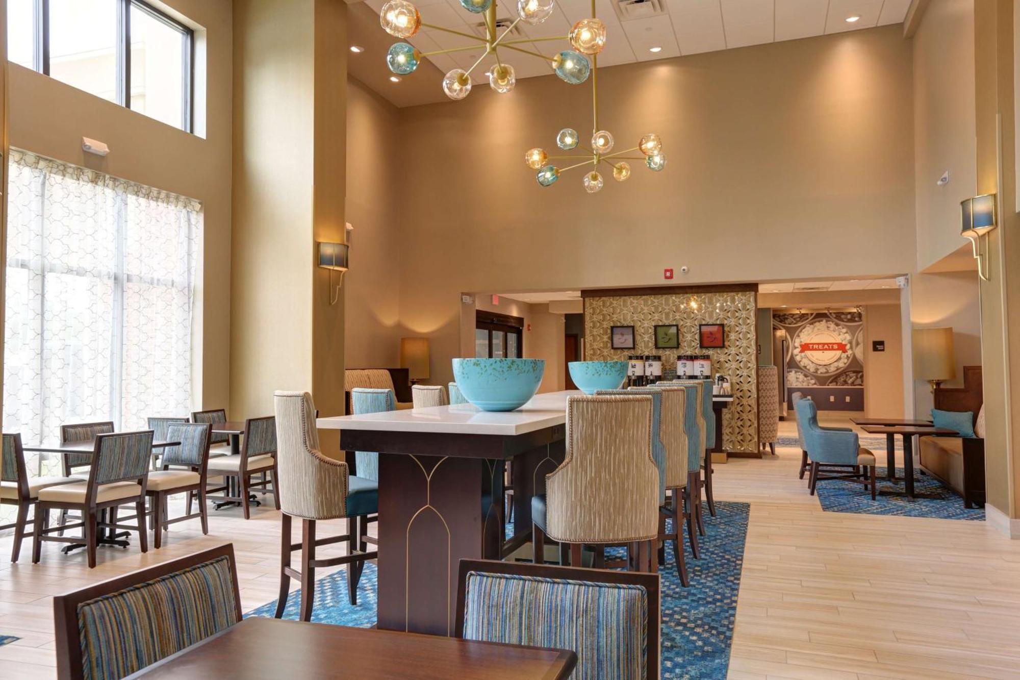 Hampton Inn & Suites By Hilton Tampa Busch Gardens Area Εξωτερικό φωτογραφία