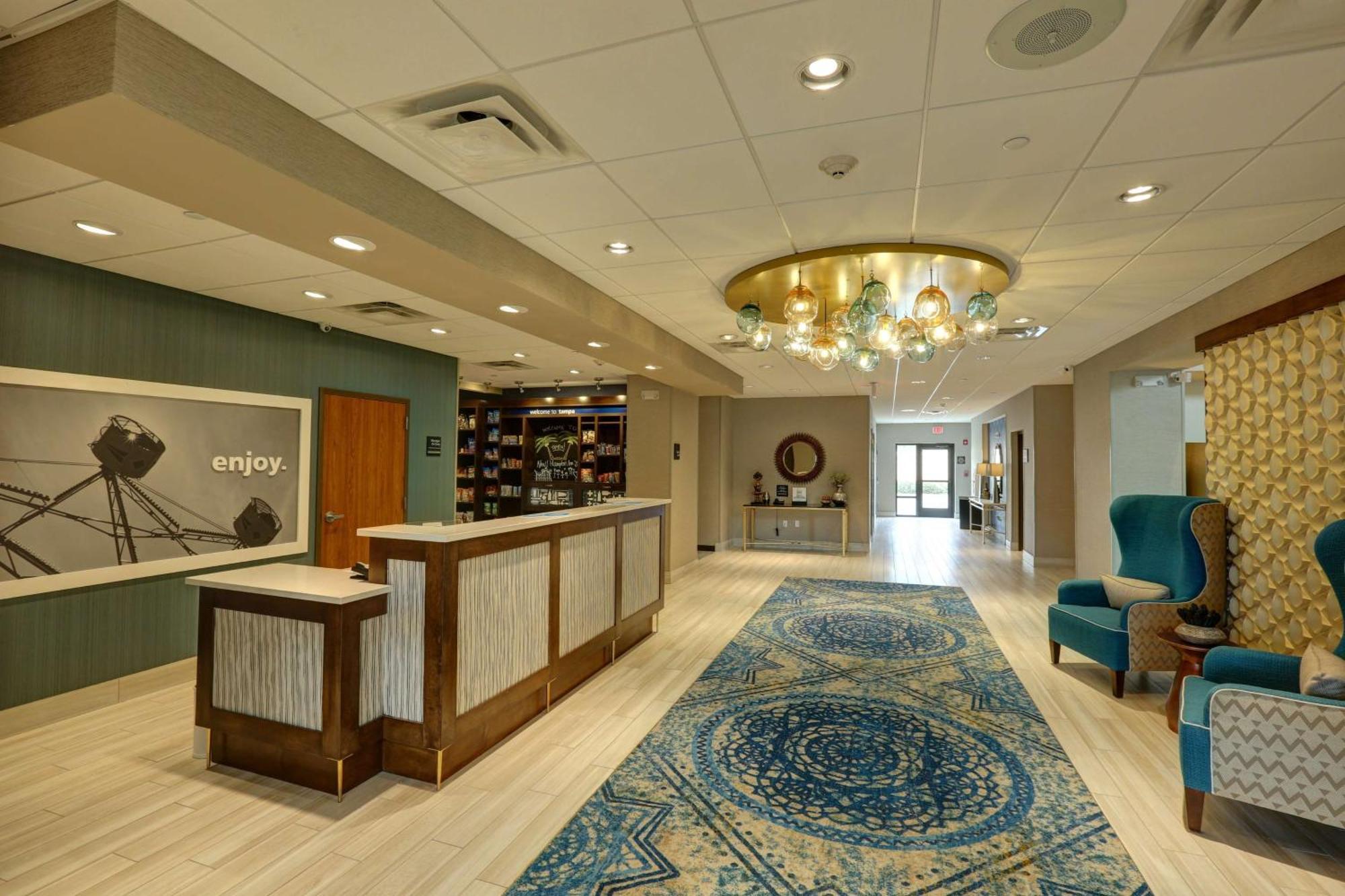 Hampton Inn & Suites By Hilton Tampa Busch Gardens Area Εξωτερικό φωτογραφία