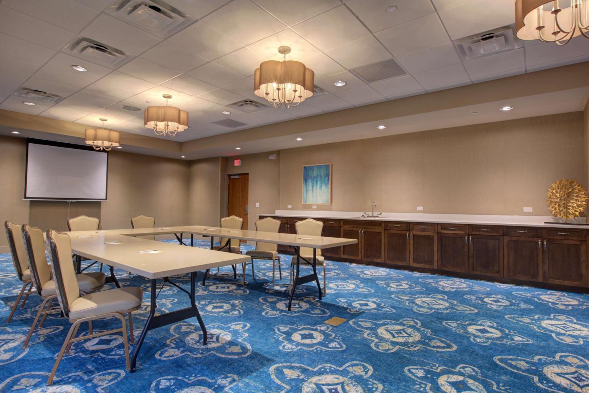 Hampton Inn & Suites By Hilton Tampa Busch Gardens Area Εξωτερικό φωτογραφία