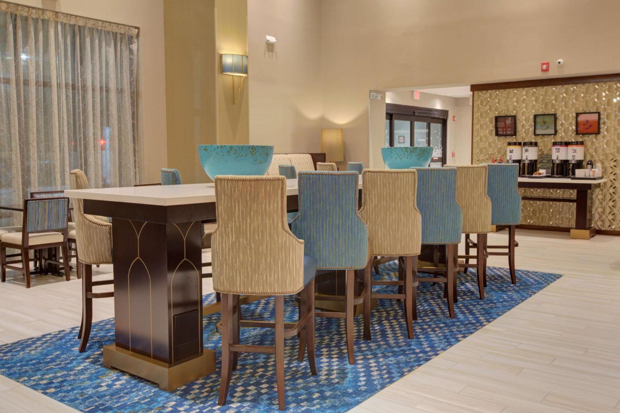 Hampton Inn & Suites By Hilton Tampa Busch Gardens Area Εξωτερικό φωτογραφία